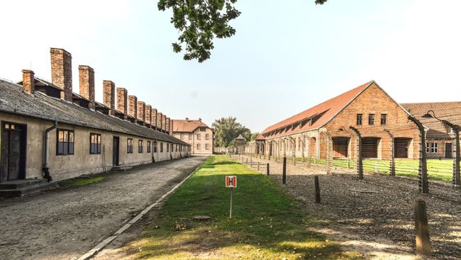 Mengenal Kamp Auschwitz, Bukti Kekejaman Nazi Jerman yang Muncul di Film The Zone of&nbsp;Interest