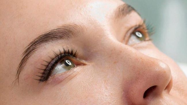 Tanpa Maskara, 5 Bahan Alami Ini Bisa Bikin Bulu Mata Lentik dan&nbsp;Cantik!
