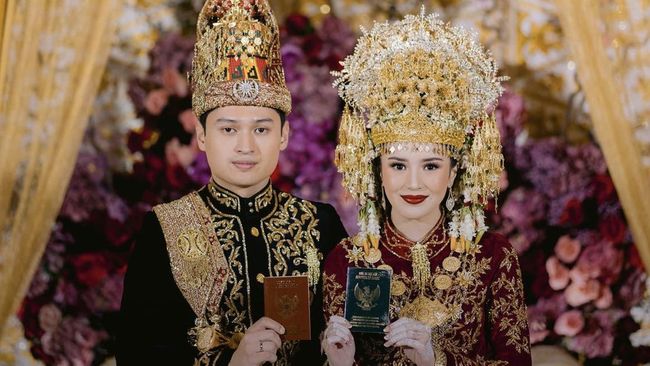 Pakai Adat Aceh, Intip Detail Baju Pengantin Beby Tsabina saat Akad&nbsp;Nikah