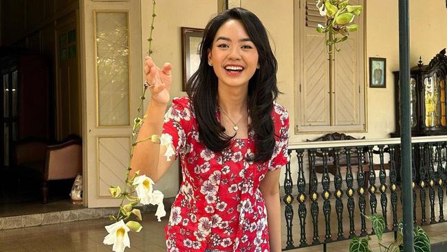 7 Selebriti Indonesia Hobi Pakai Kebaya, Yura Yunita sampai Happy&nbsp;Salma