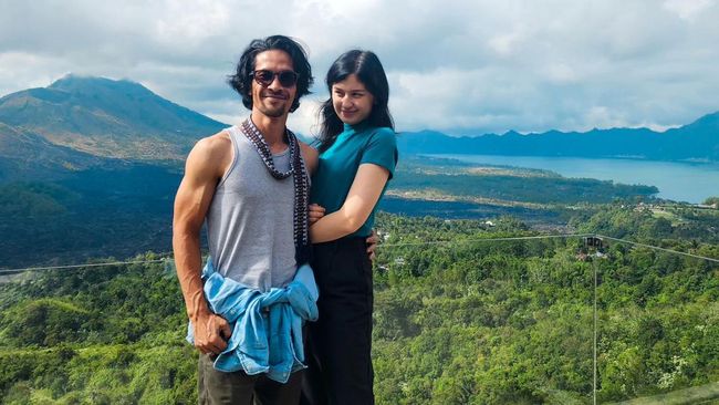 Kini Gugat Cerai, Kilas Balik Perjalanan Cinta Kimberly Ryder dan Edward&nbsp;Akbar