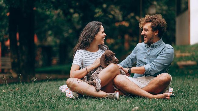 4 Zodiak yang Paling Mungkin Jatuh Cinta Lewat Dating Apps, Kamu Salah&nbsp;Satunya?