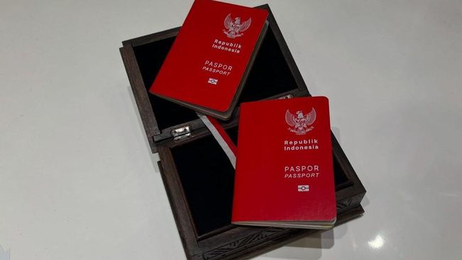 Deretan Perbedaan Paspor Lama VS Paspor Baru RI, Desain hingga&nbsp;Keamanannya