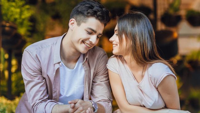 Jangan Malu, Ini 5 Cara Membuat First Move untuk Perempuan saat&nbsp;PDKT